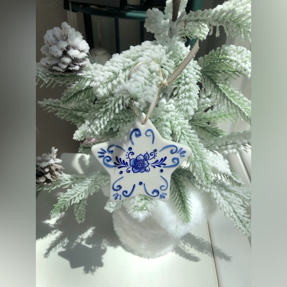 4 Blue & White Ceramic Decorative Ornaments - Picture 5 of 9